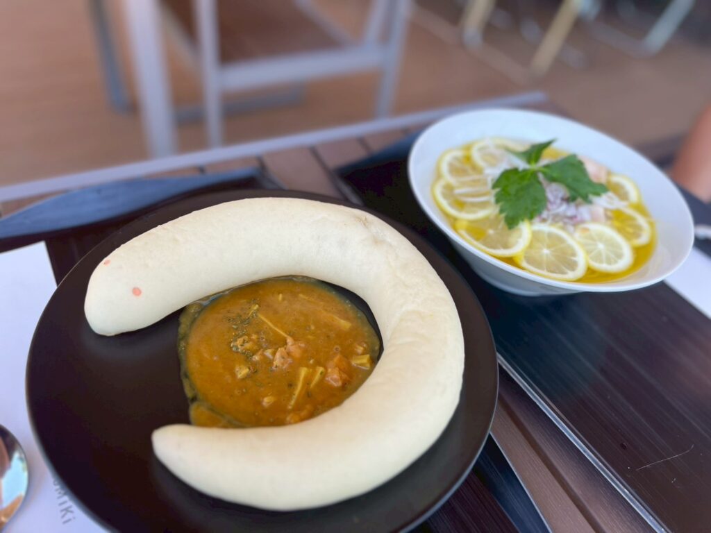 イコミキの金蛇カレーと、黄金冷やし檸檬ラーメン